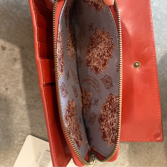 NWT HOBO Gracie wallet in Brick - Picture 6 of 7